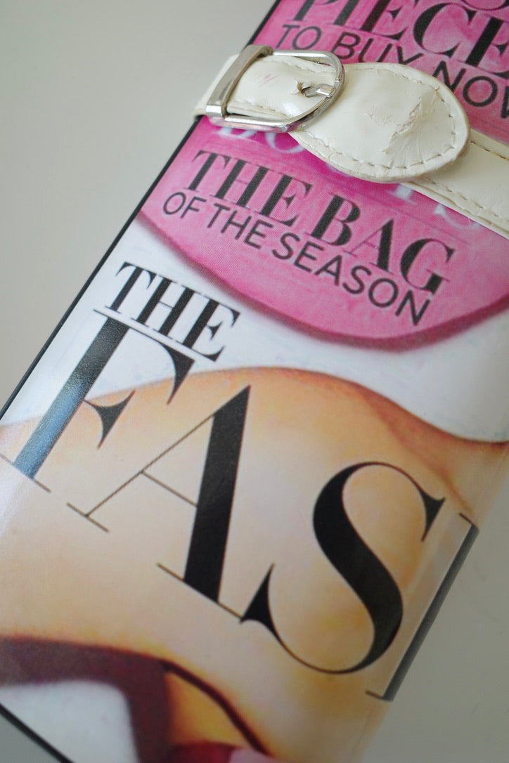 MAGAZINE CLUTCH (PINK)