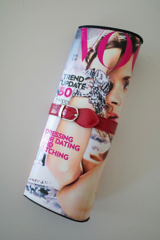 MAGAZINE CLUTCH (RED)