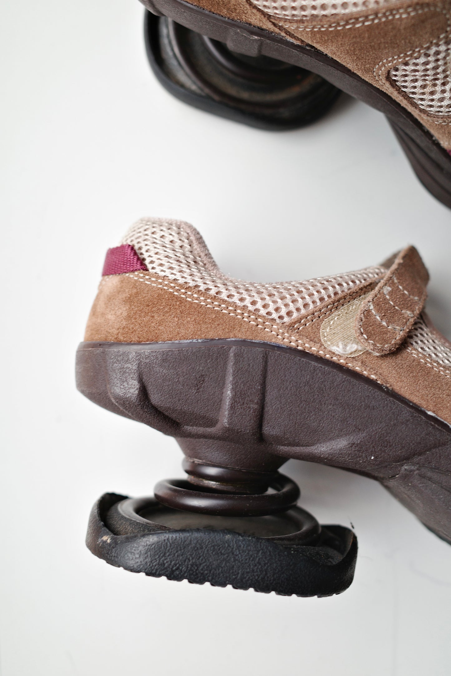 VINTAGE Z-COIL BOUNCE SHOES