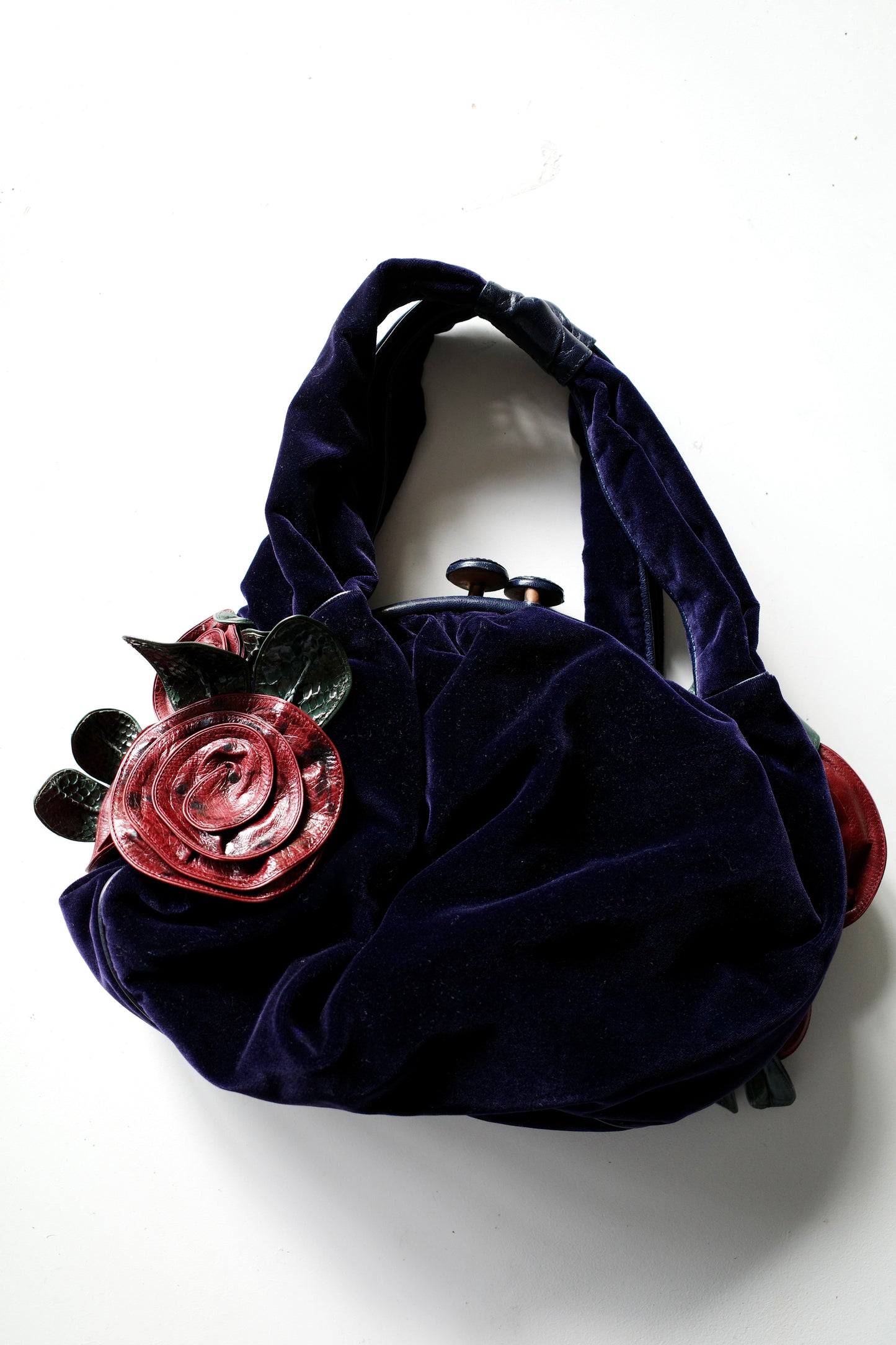 MARC JACOBS F/W 2005 VELVET HANDBAG /W FLOWERS