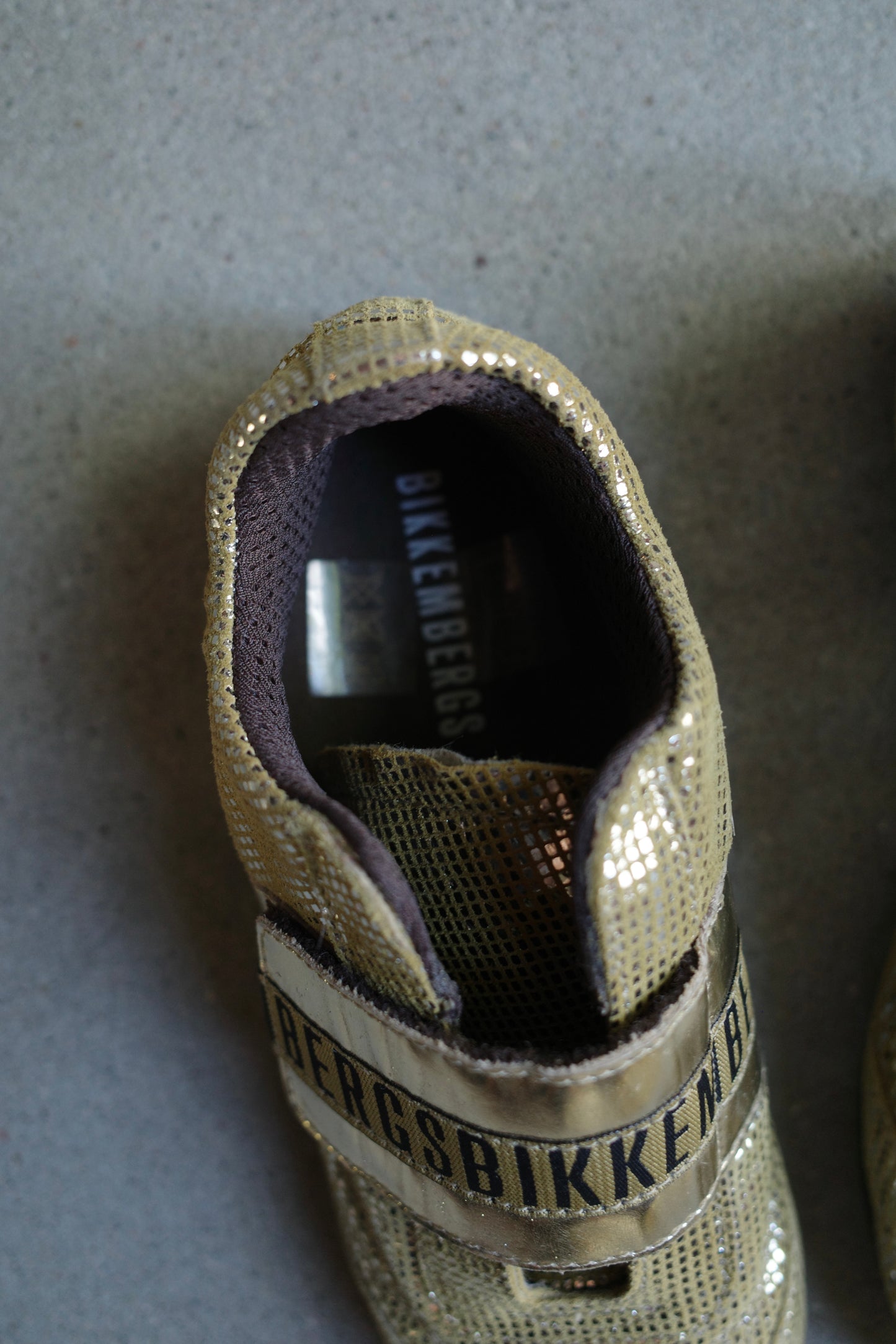 BIKKEMBERGS GOLD VELCRO SNEAKER