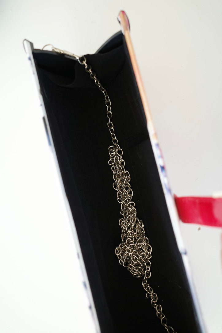 MAGAZINE CLUTCH (RED)