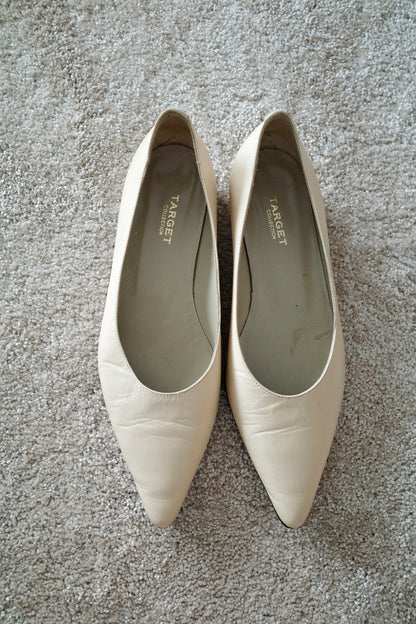 VINTAGE POINTY BALLERINAS