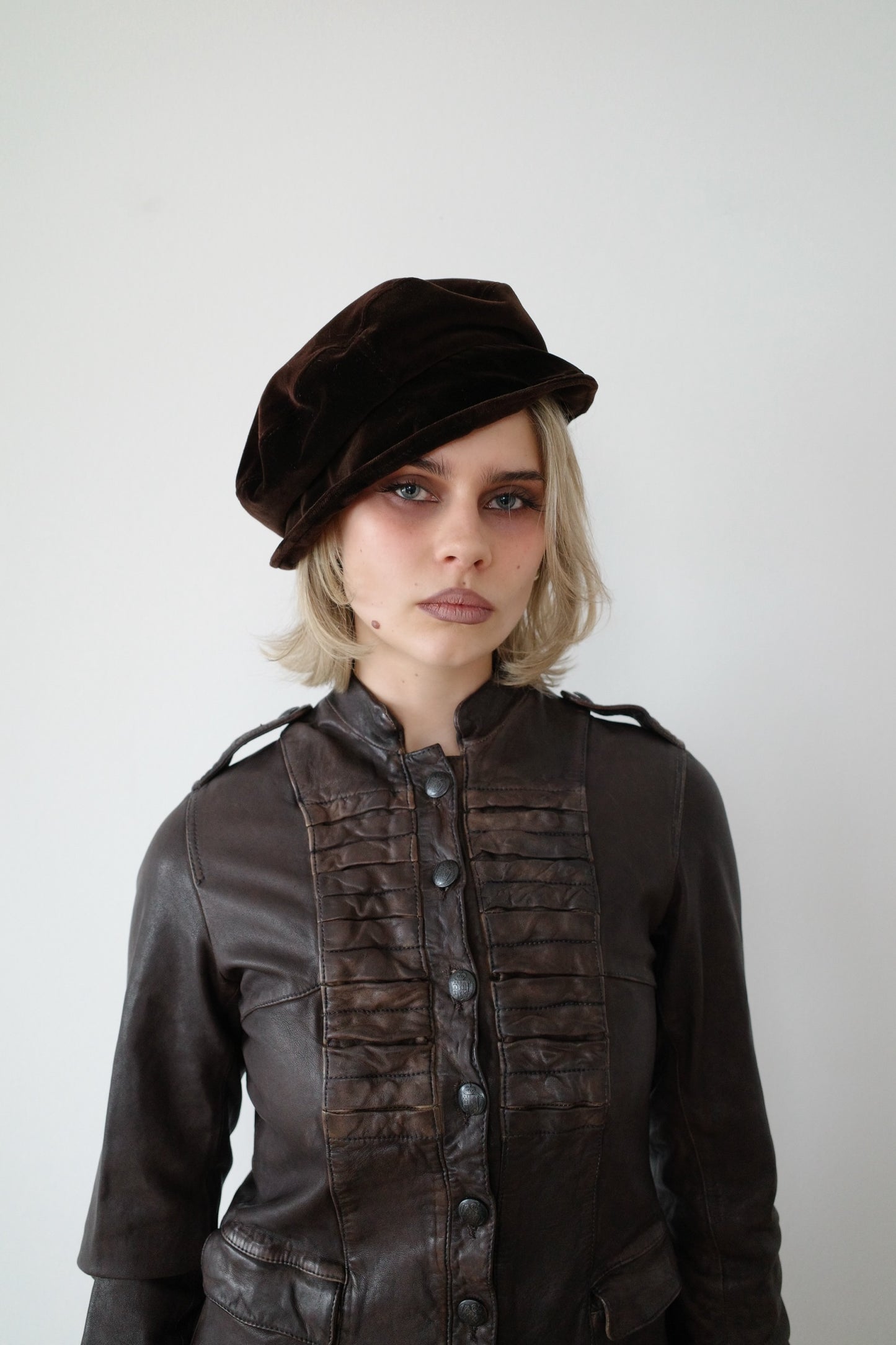 VELVET BAKER BOY HAT