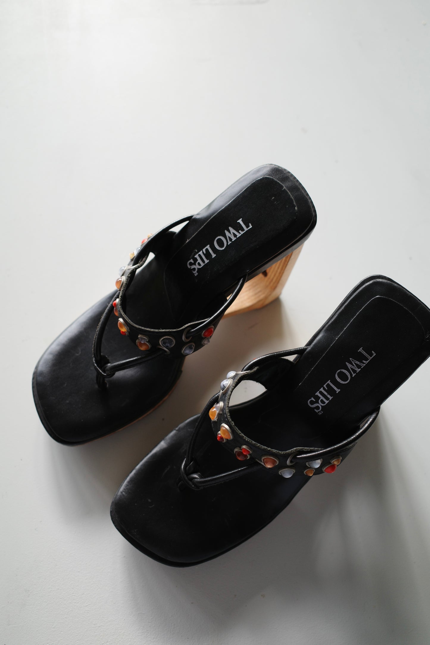 90S WOOD CLOGS /W STONES