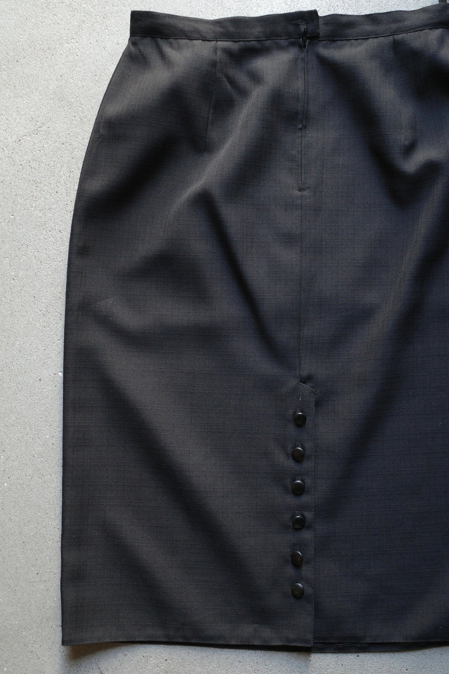 VINTAGE PENCIL SKIRT /W BUTTON ROW