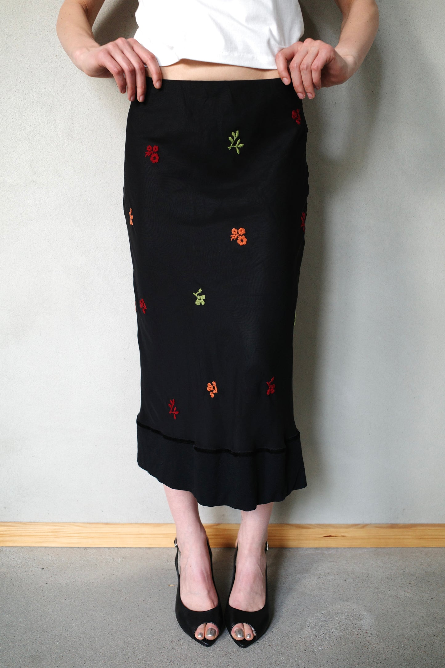 EMBRODIERED MESH MAXI SKIRT