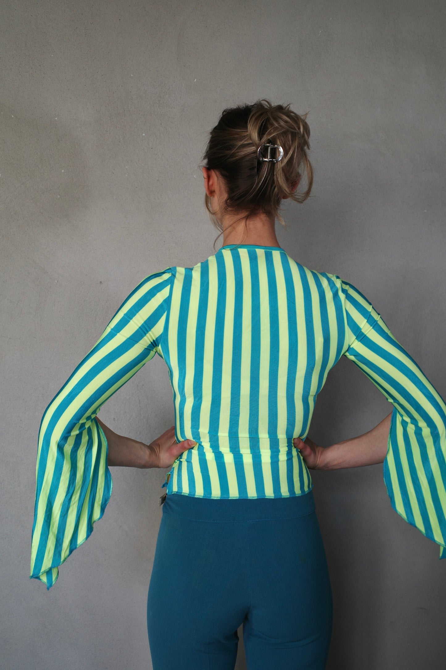 FLARED SLEEVE STRIPE SHIRT