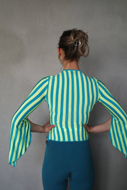 FLARED SLEEVE STRIPE SHIRT