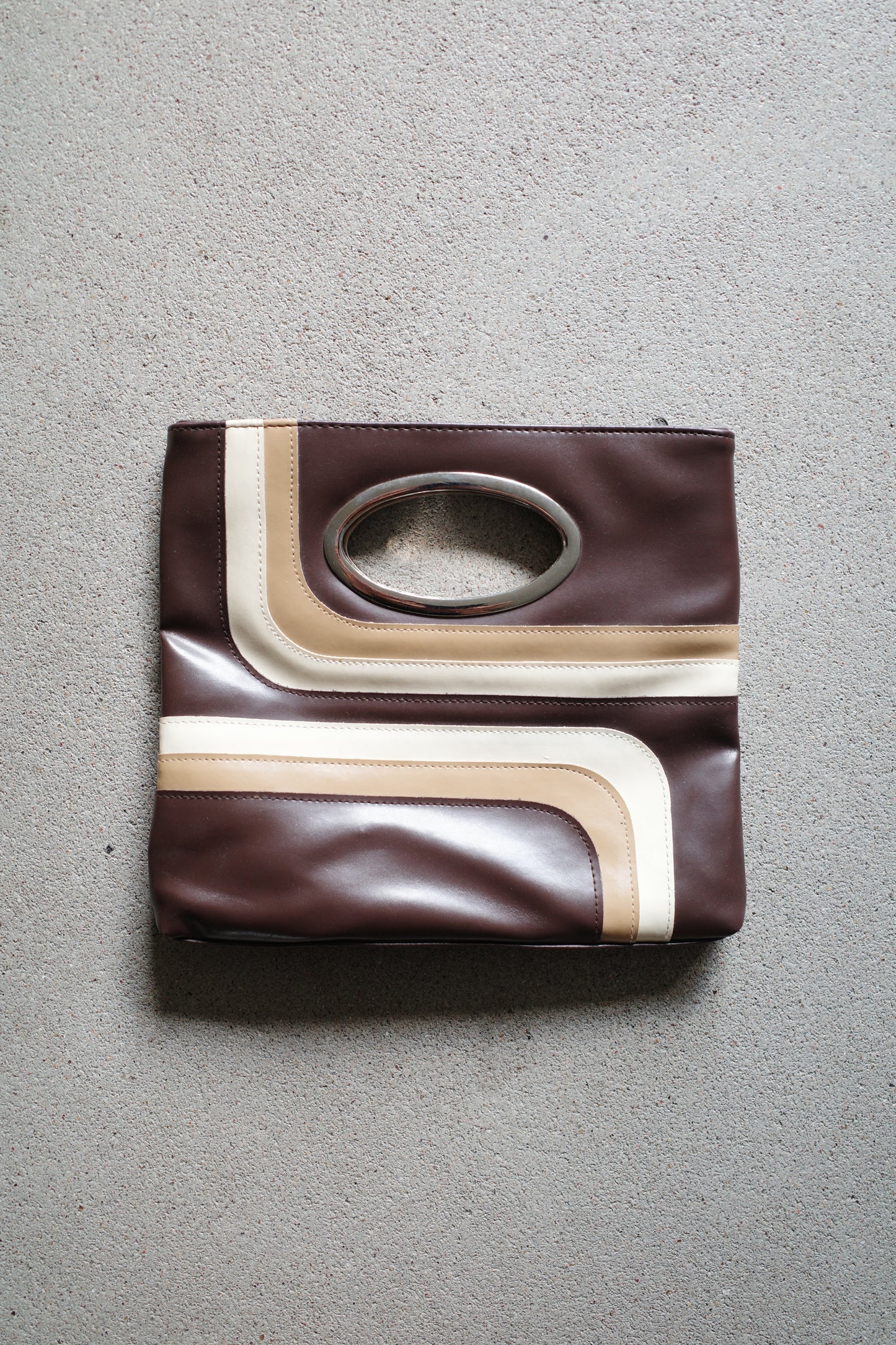 RETRO STYLE CLUTCH