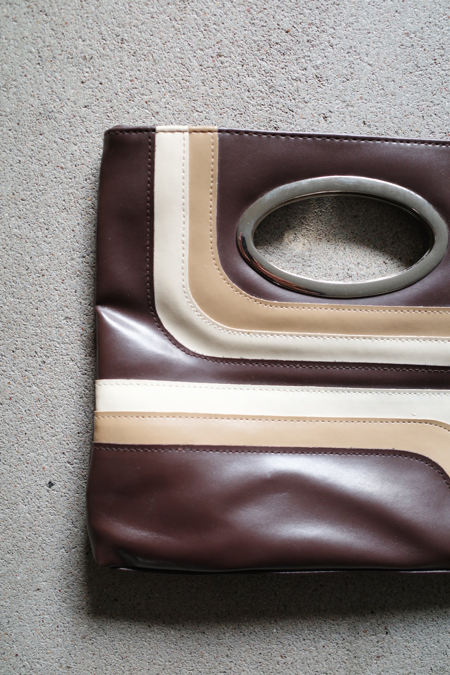 RETRO STYLE CLUTCH