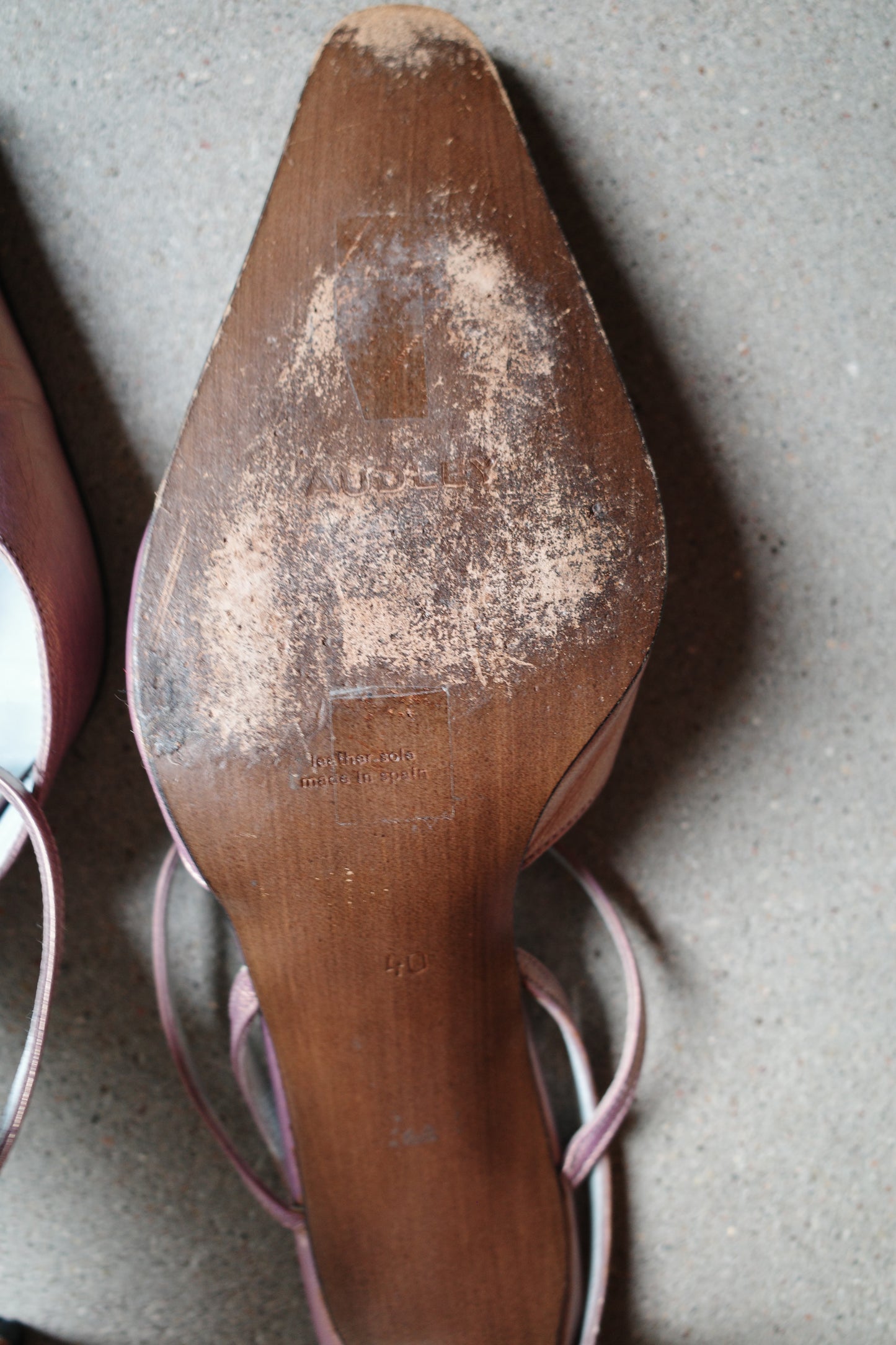 VINTAGE METALLIC KITTEN HEELS