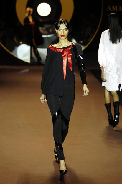 AMAYA ARZUAGA F/W 2004 BOW ROBE
